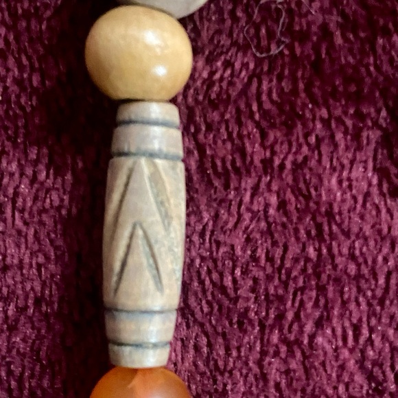 Vintage Wooden Carved Beaded Necklace, CopperTone Pendant Necklace, 2 pr earring - Picture 8 of 13